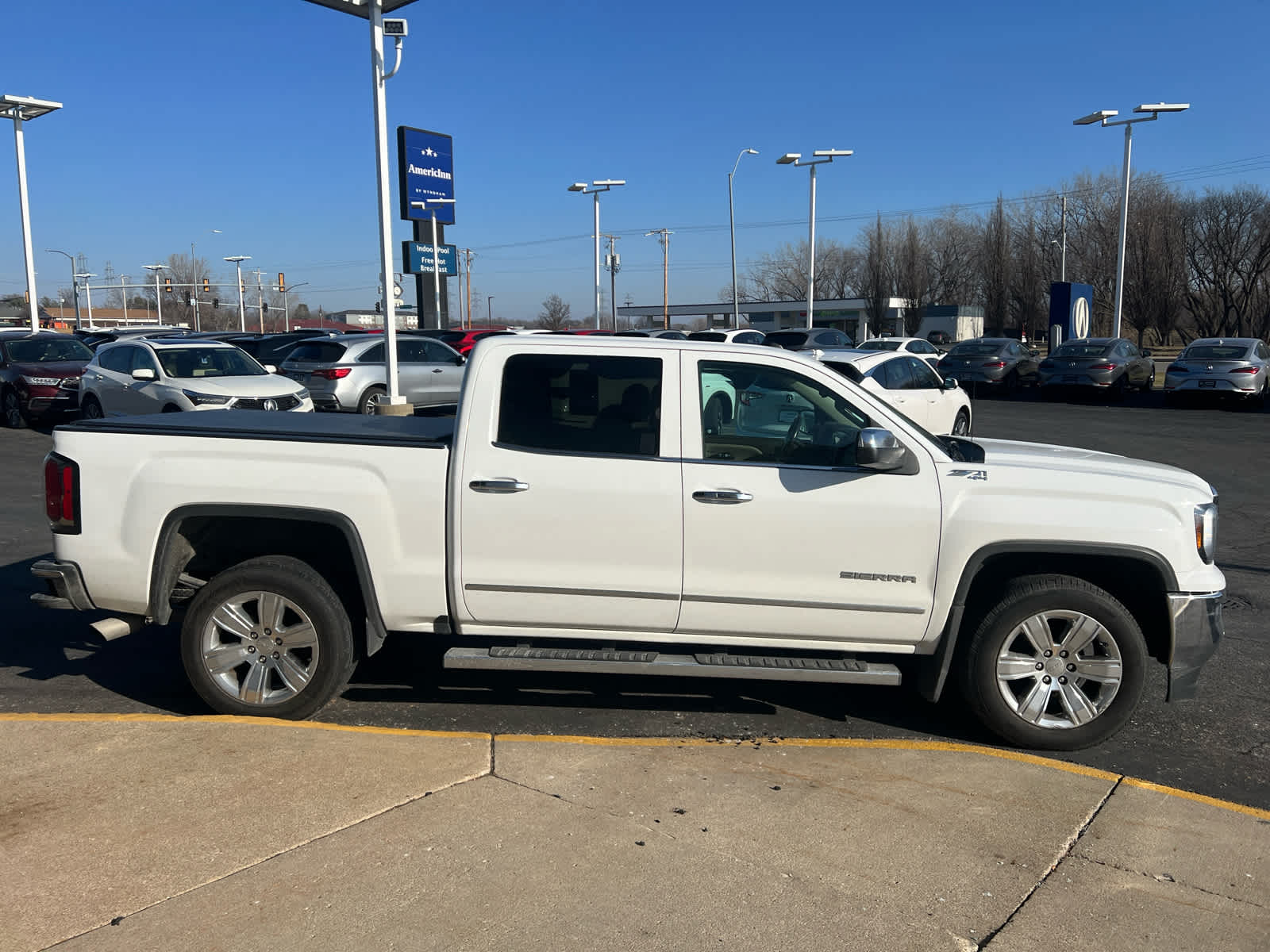 2018 GMC Sierra 1500 SLT 4WD Crew Cab 143.5 7