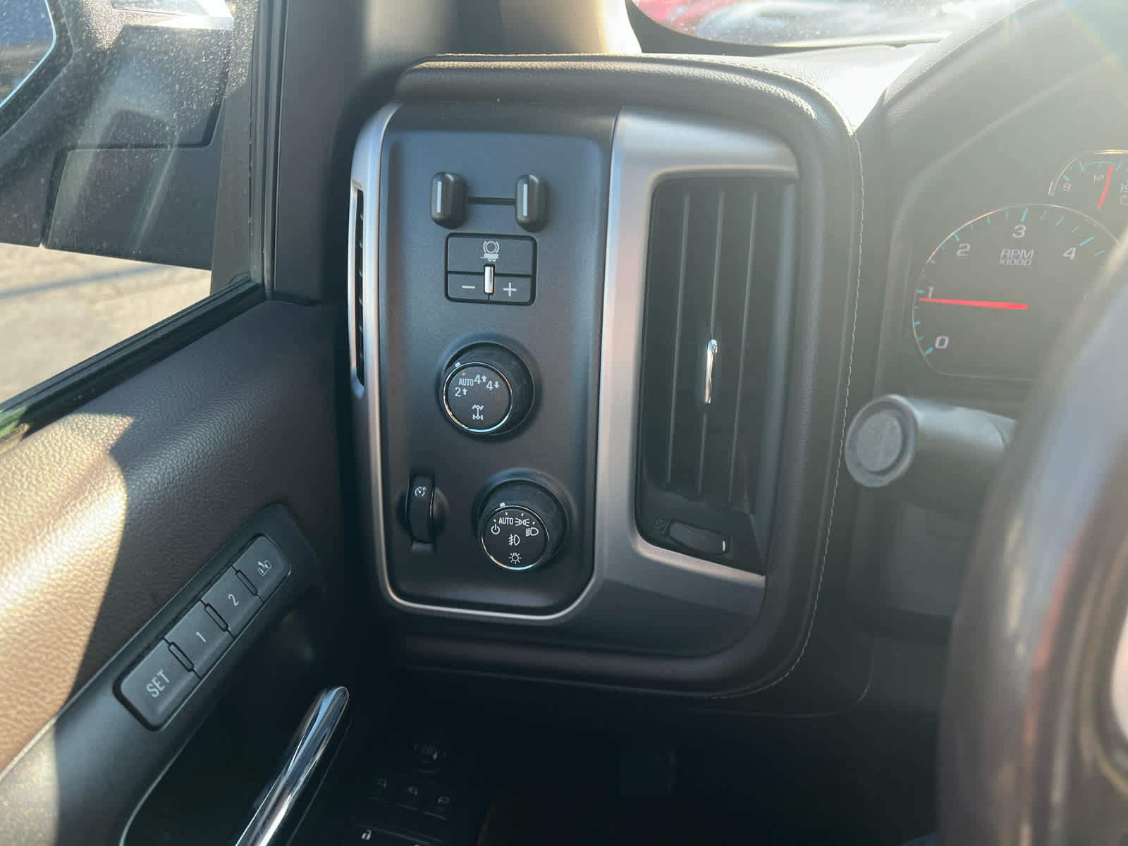 2018 GMC Sierra 1500 SLT 4WD Crew Cab 143.5 27