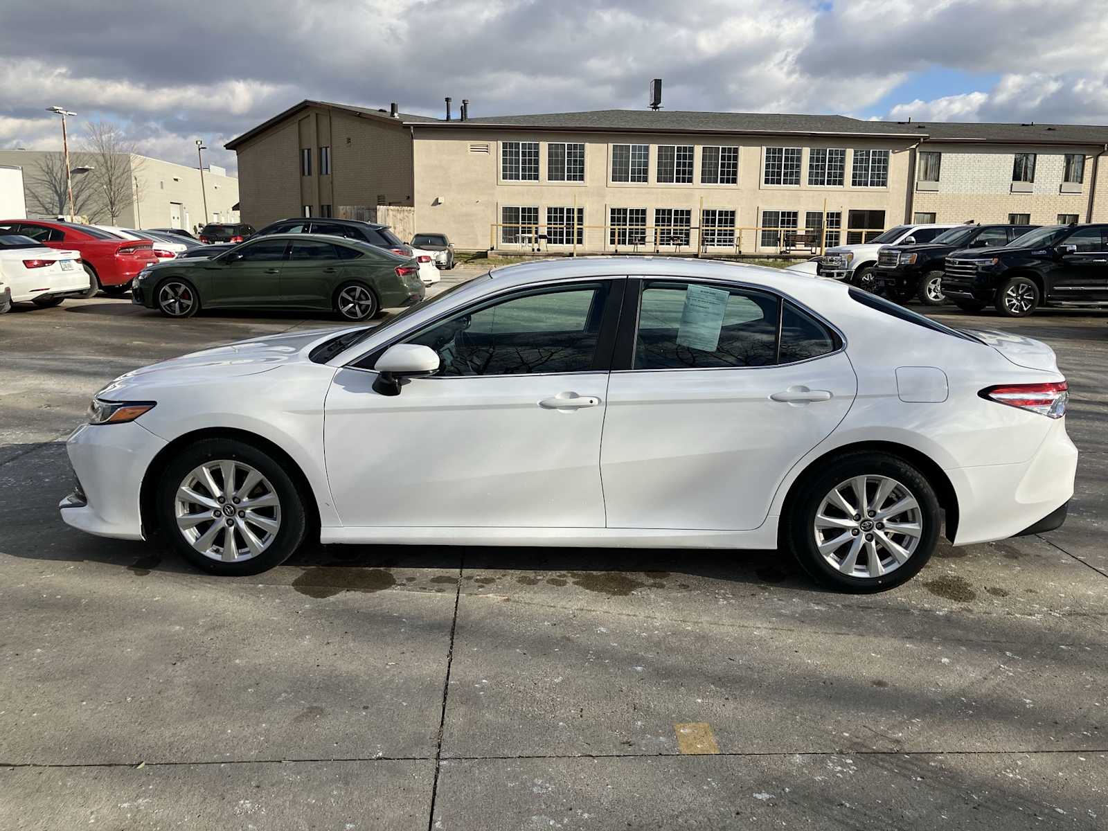 2019 Toyota Camry LE 10