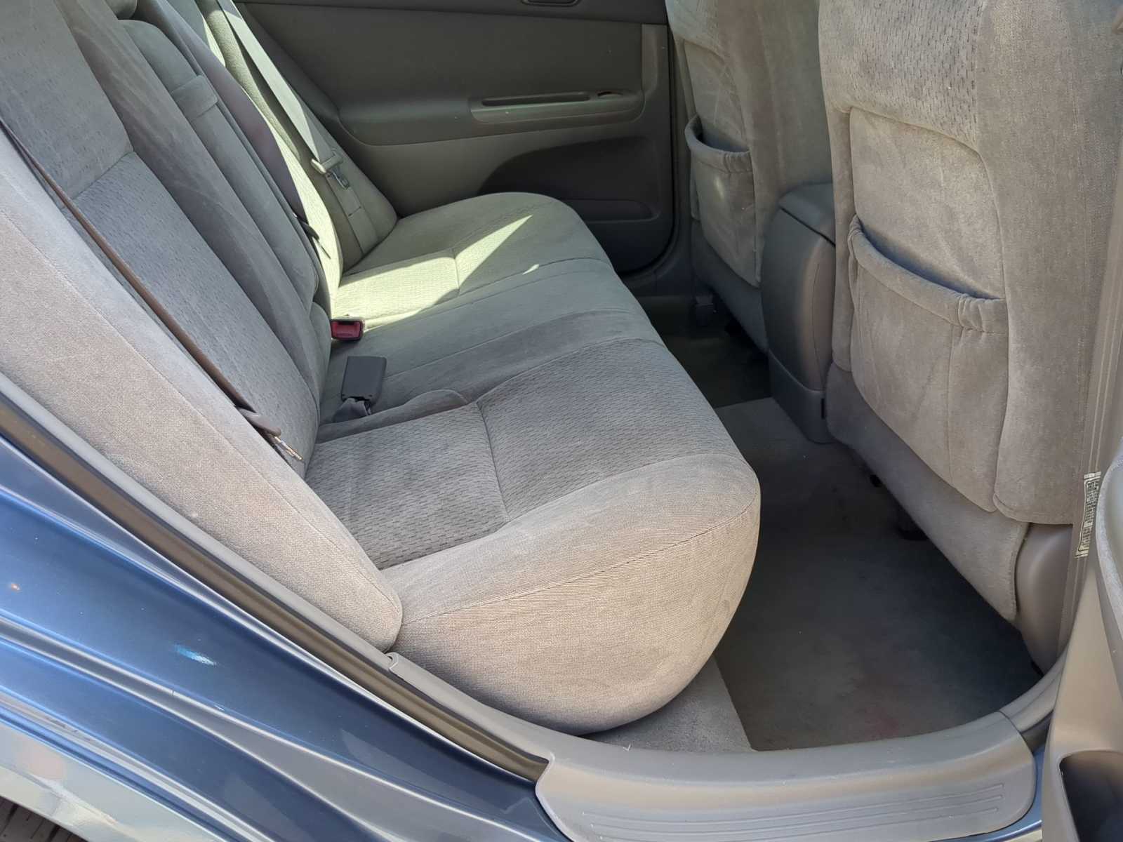 2004 Toyota Camry LE 20