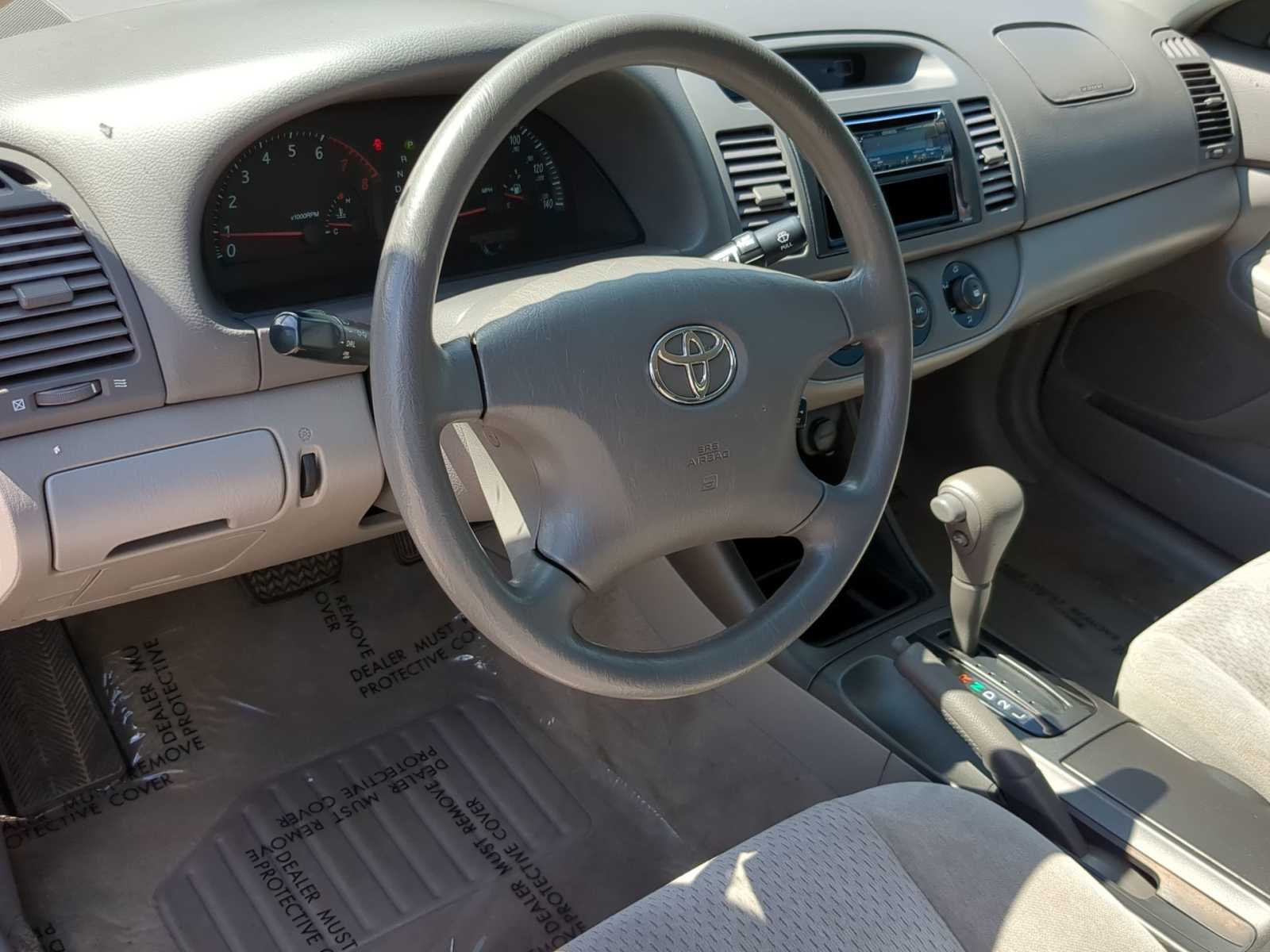 2004 Toyota Camry LE 10