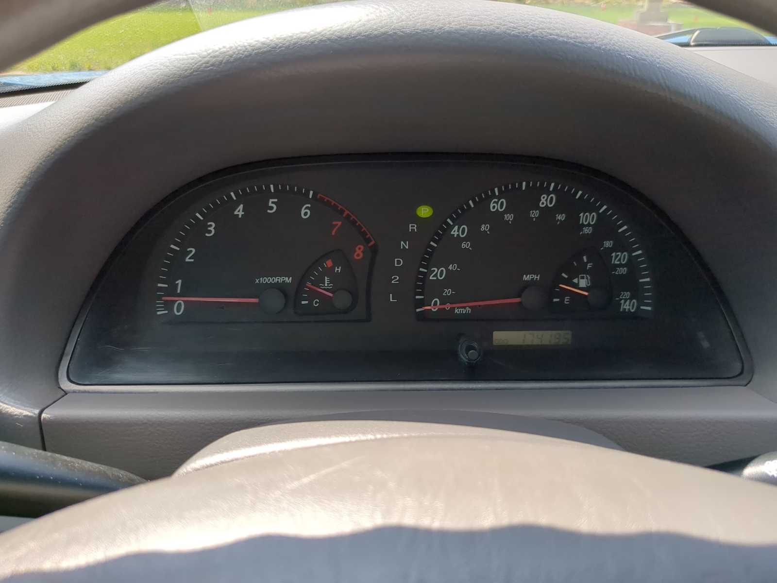 2004 Toyota Camry LE 27