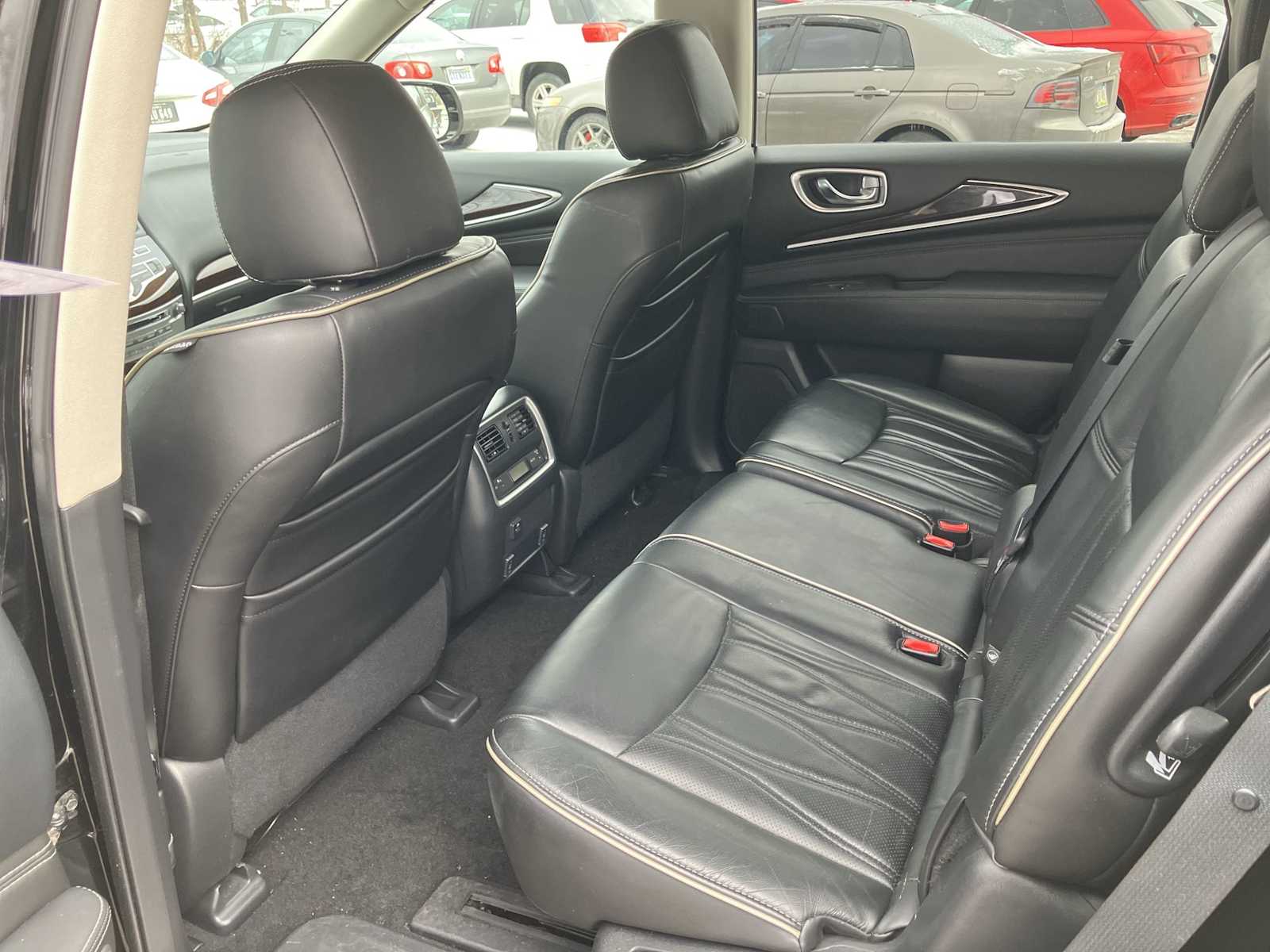 2017 INFINITI QX60  16