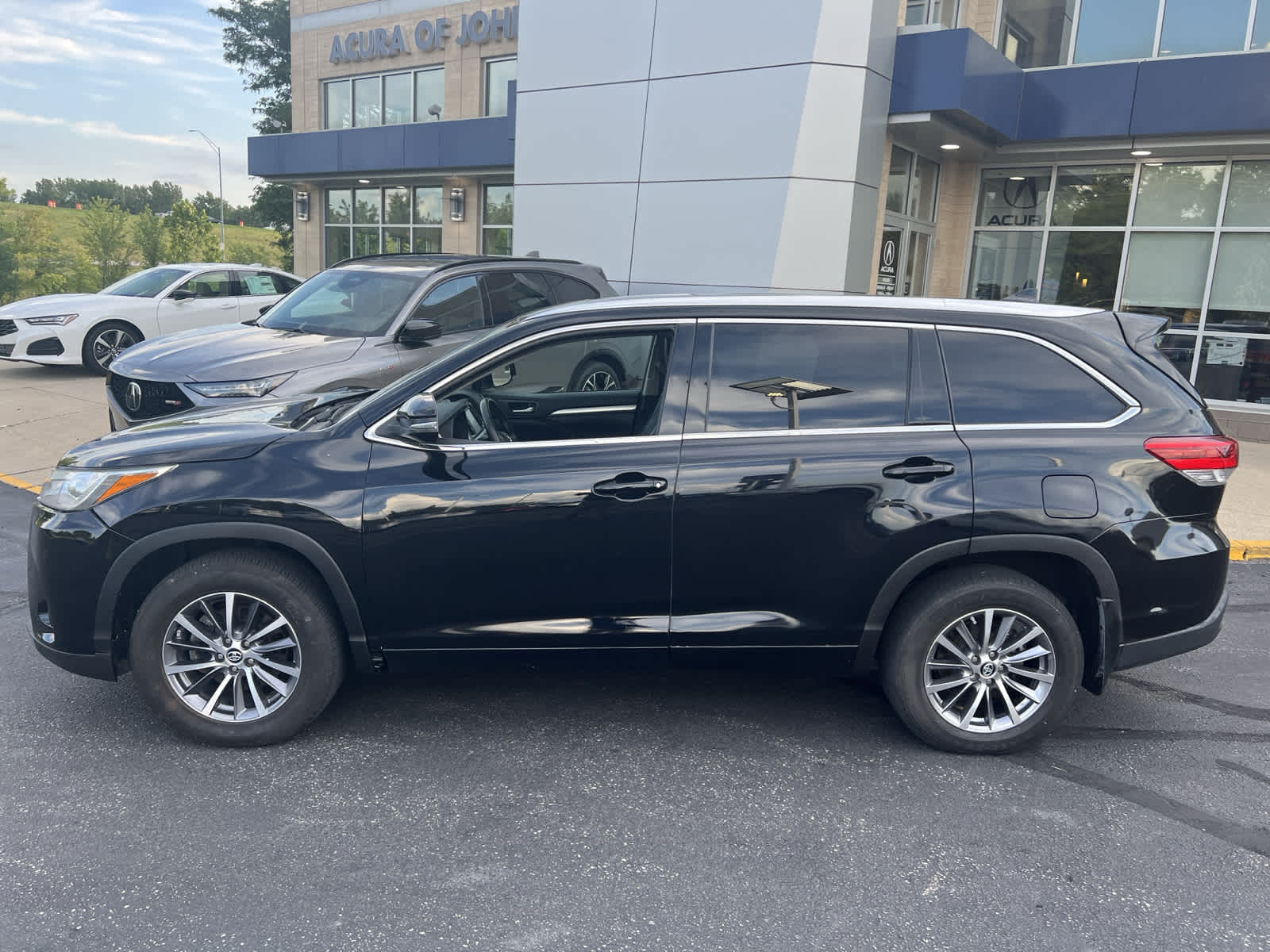 2018 Toyota Highlander XLE 2