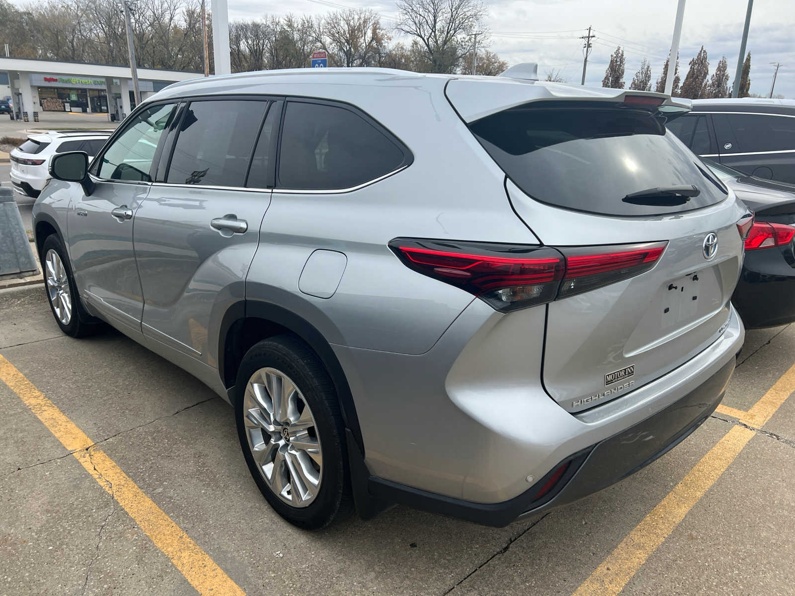 2021 Toyota Highlander Hybrid Limited 7