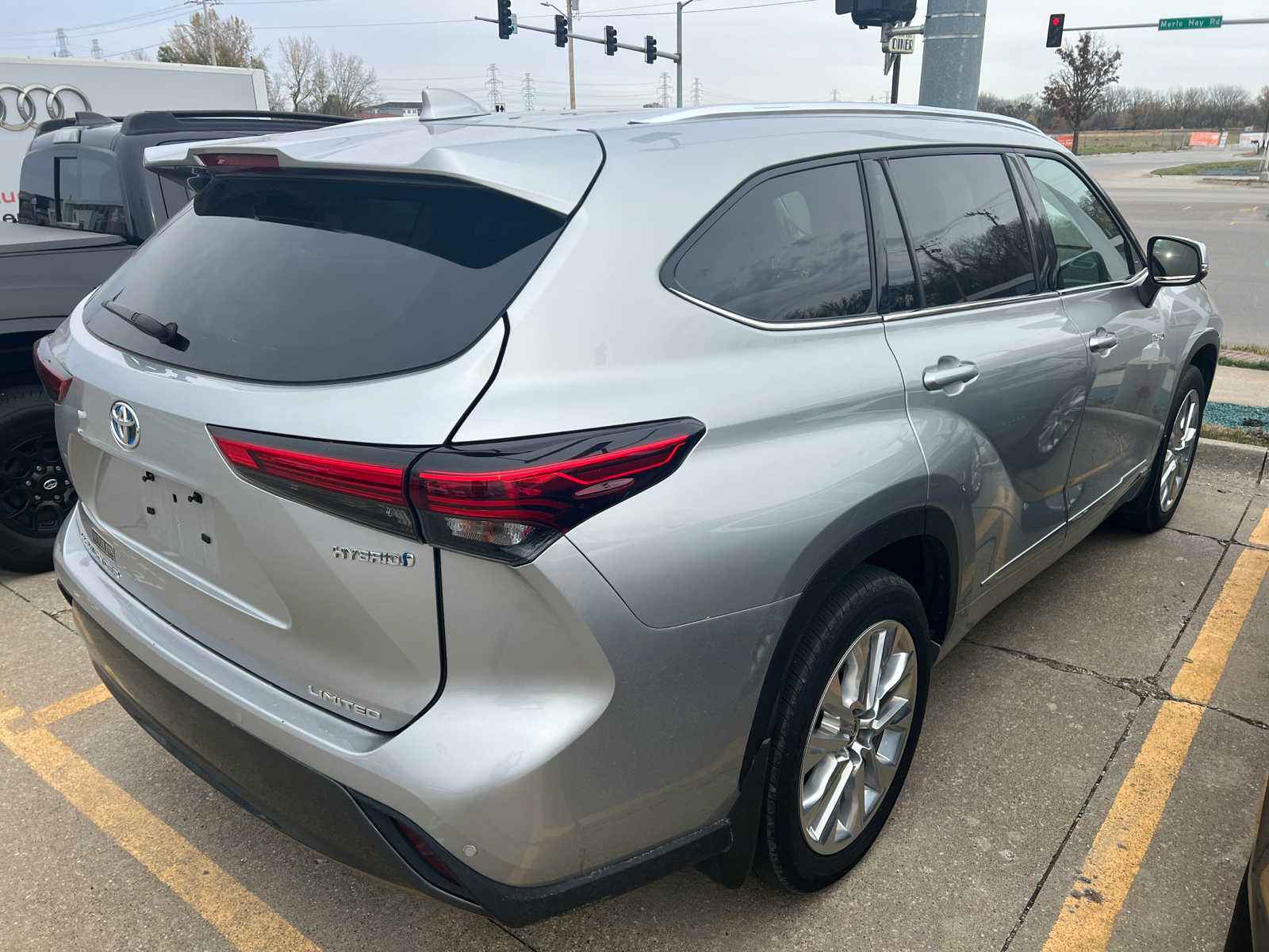 2021 Toyota Highlander Hybrid Limited 9