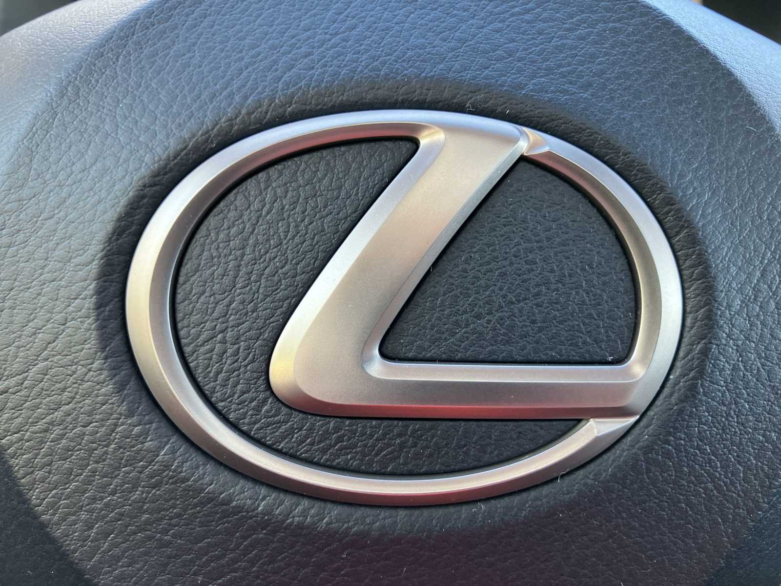 2018 Lexus ES  11