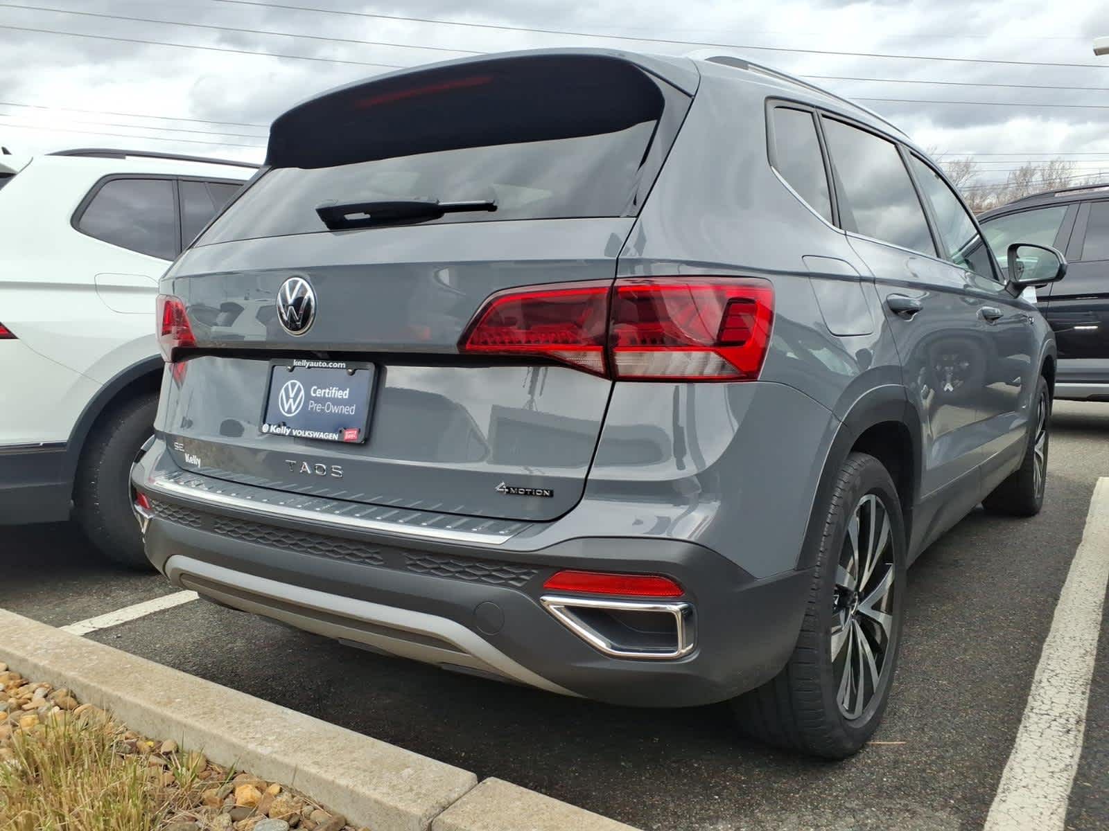 View vehicle photo 4