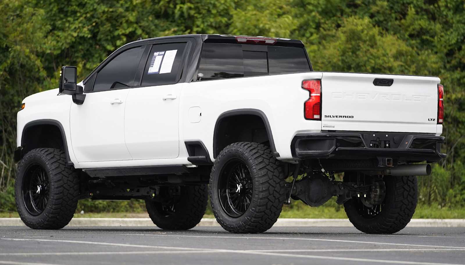 View vehicle photo 3