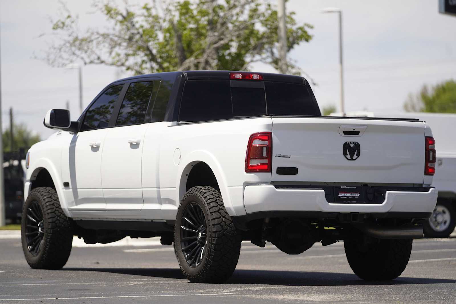 View vehicle photo 3