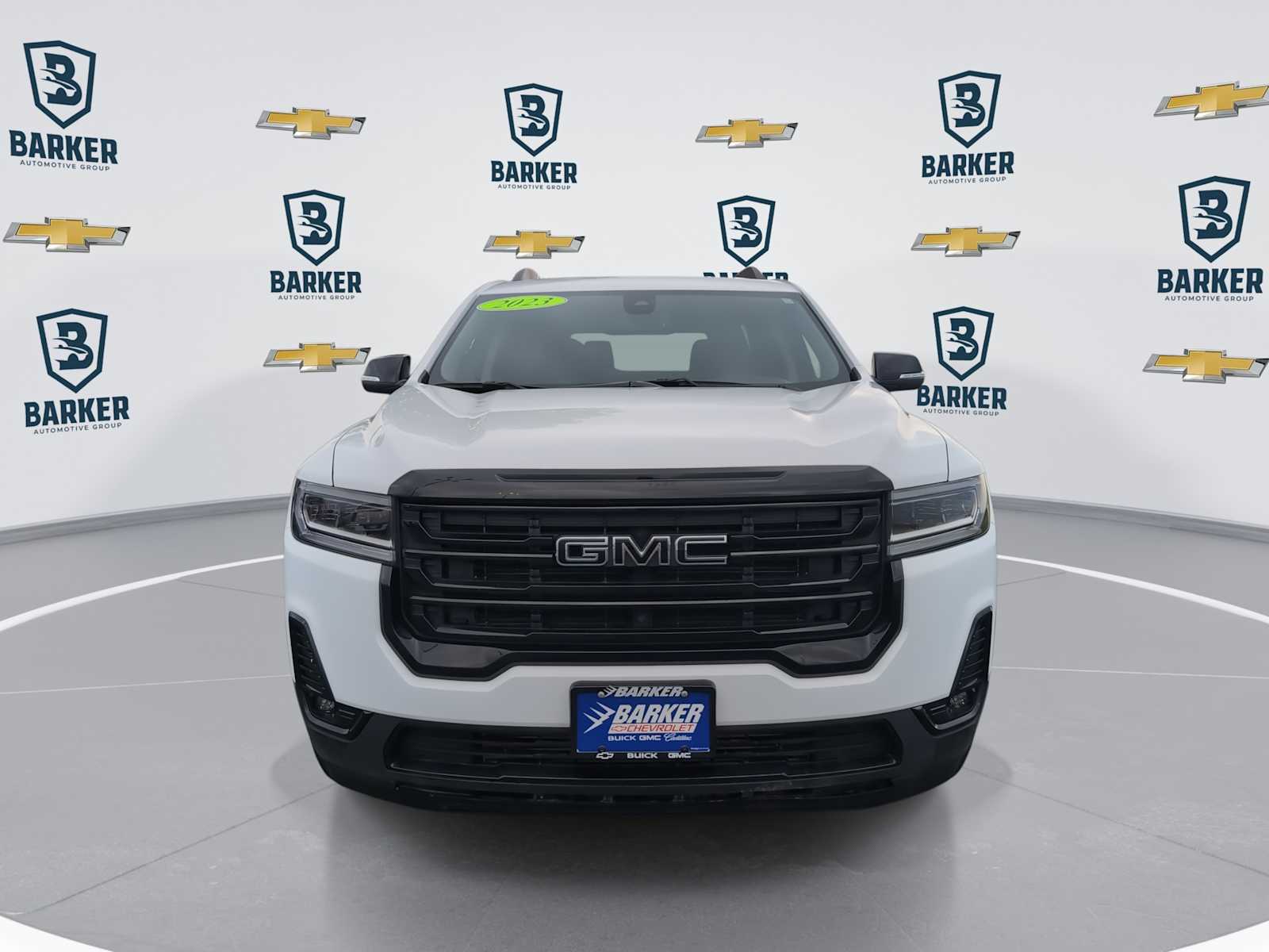 View vehicle photo 3