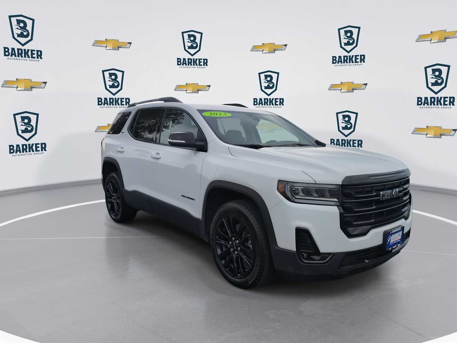 View vehicle photo 2