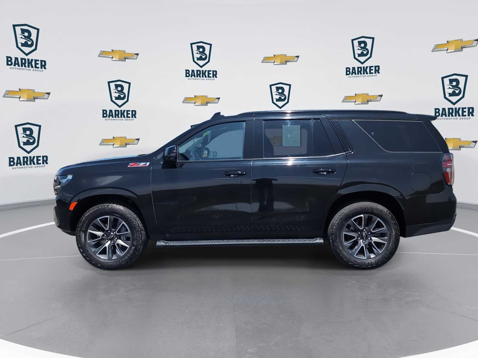 View vehicle photo 5