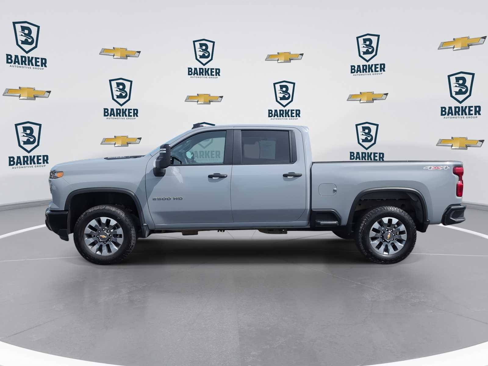 View vehicle photo 5
