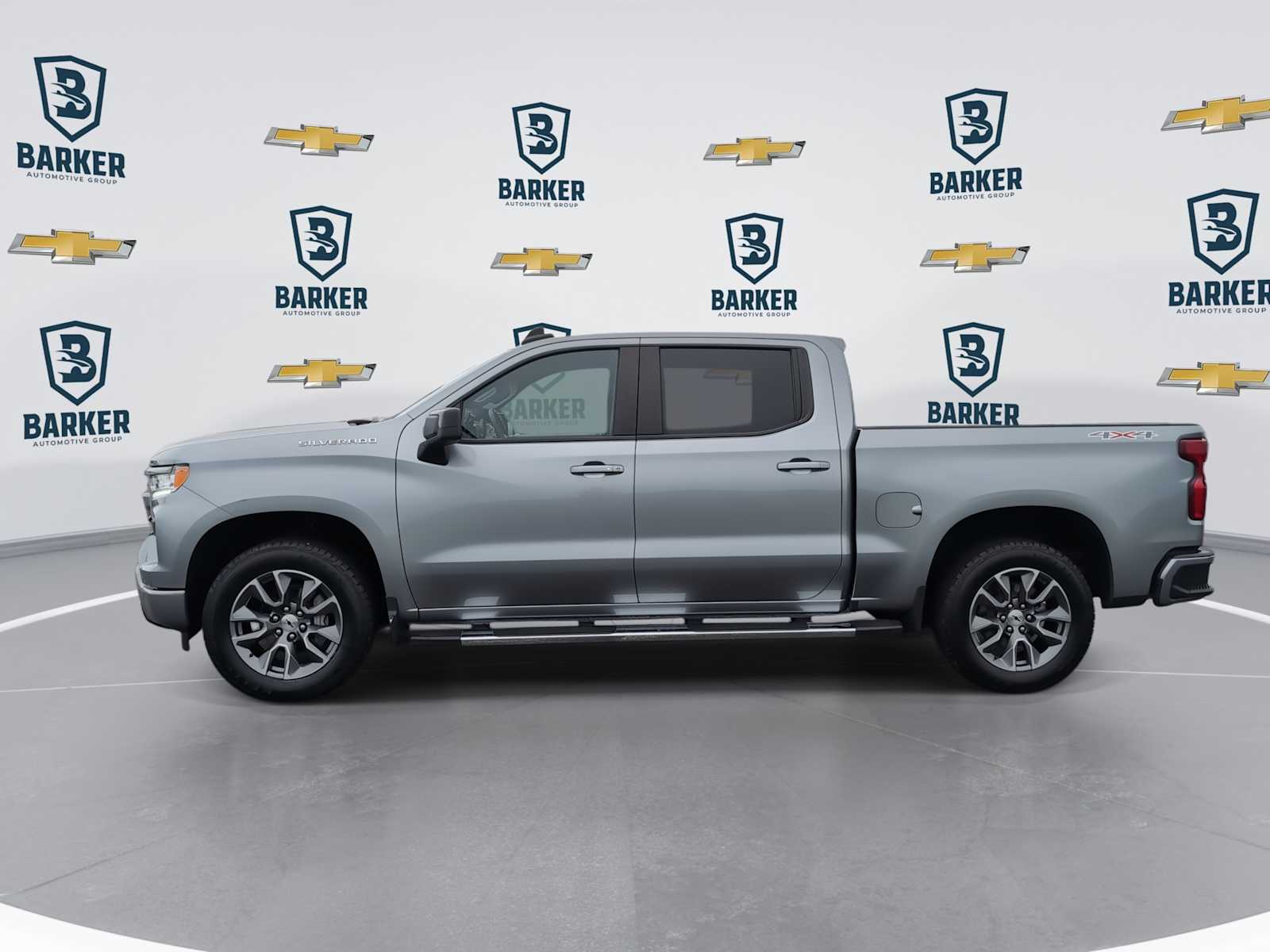 View vehicle photo 5