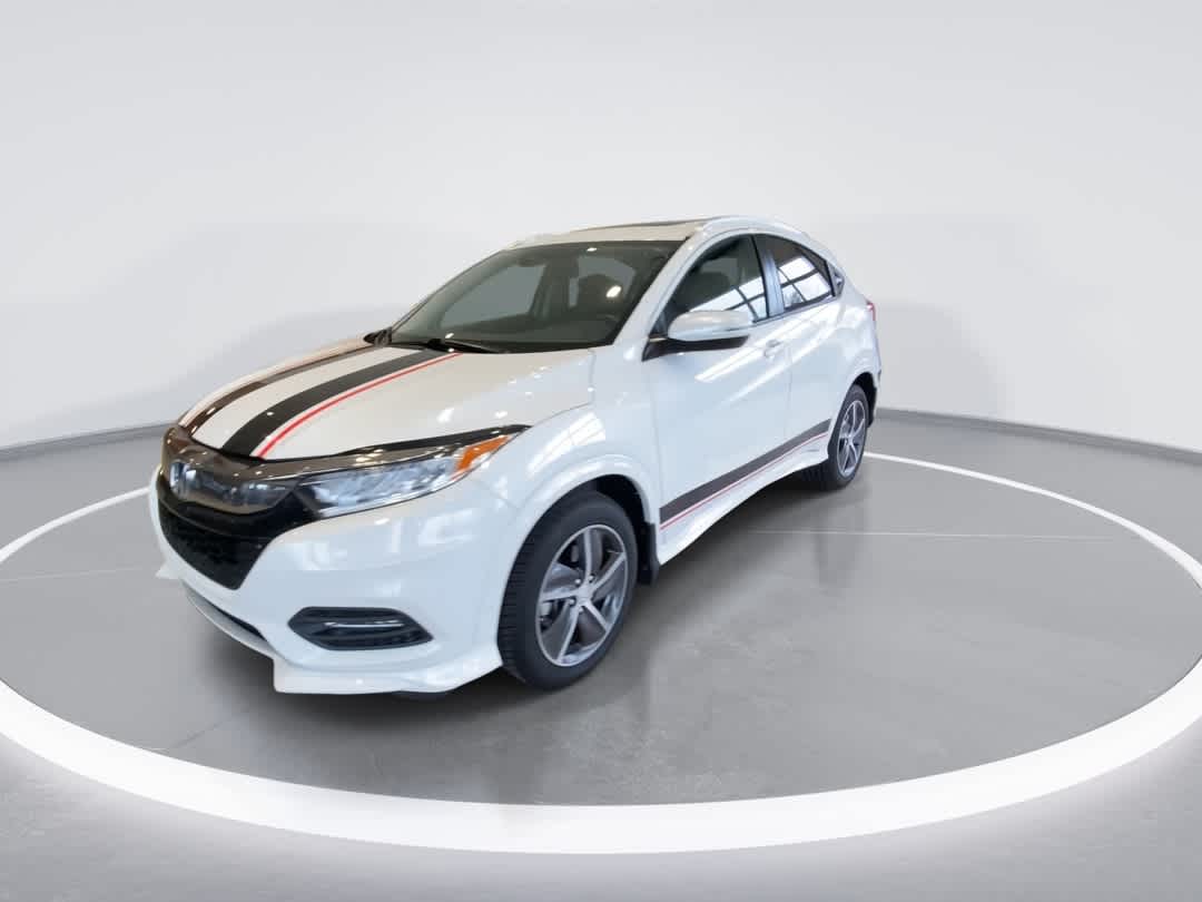 View vehicle photo 4