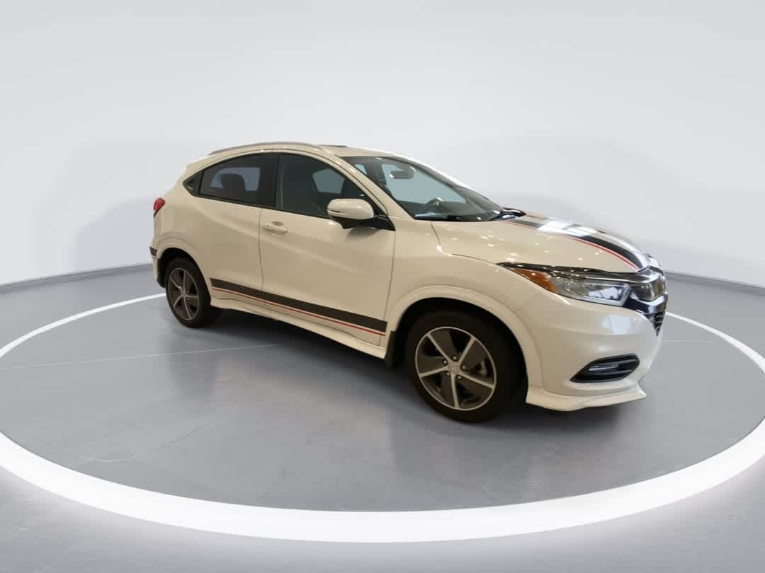 View vehicle photo 2