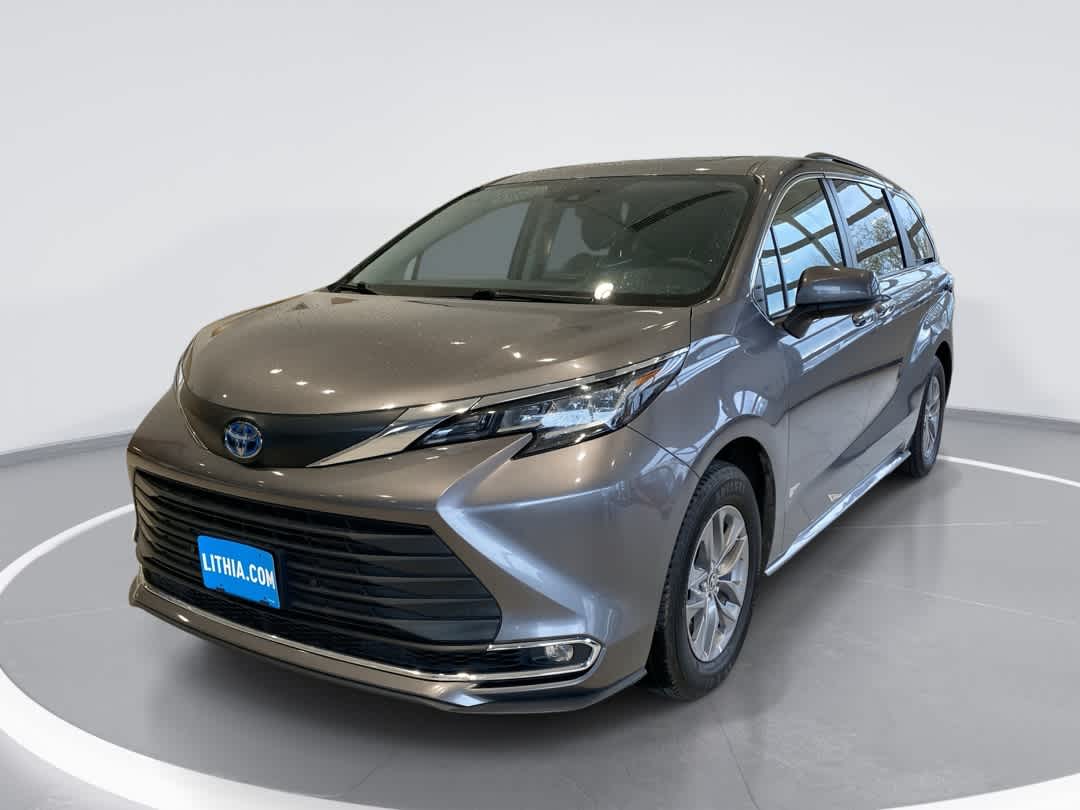 Predawn Gray Mica 2022 Toyota Sienna XLE 7-Passenger FWD Minivan Front-Wheel Drive Continuously Variable Transmission