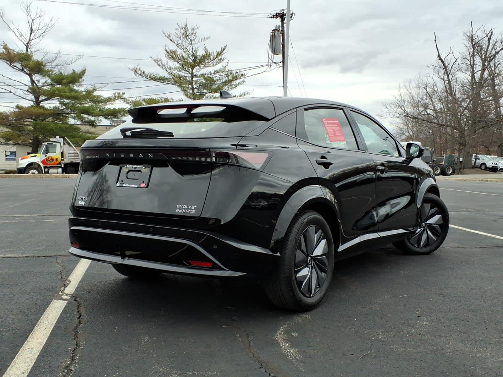 View vehicle photo 5