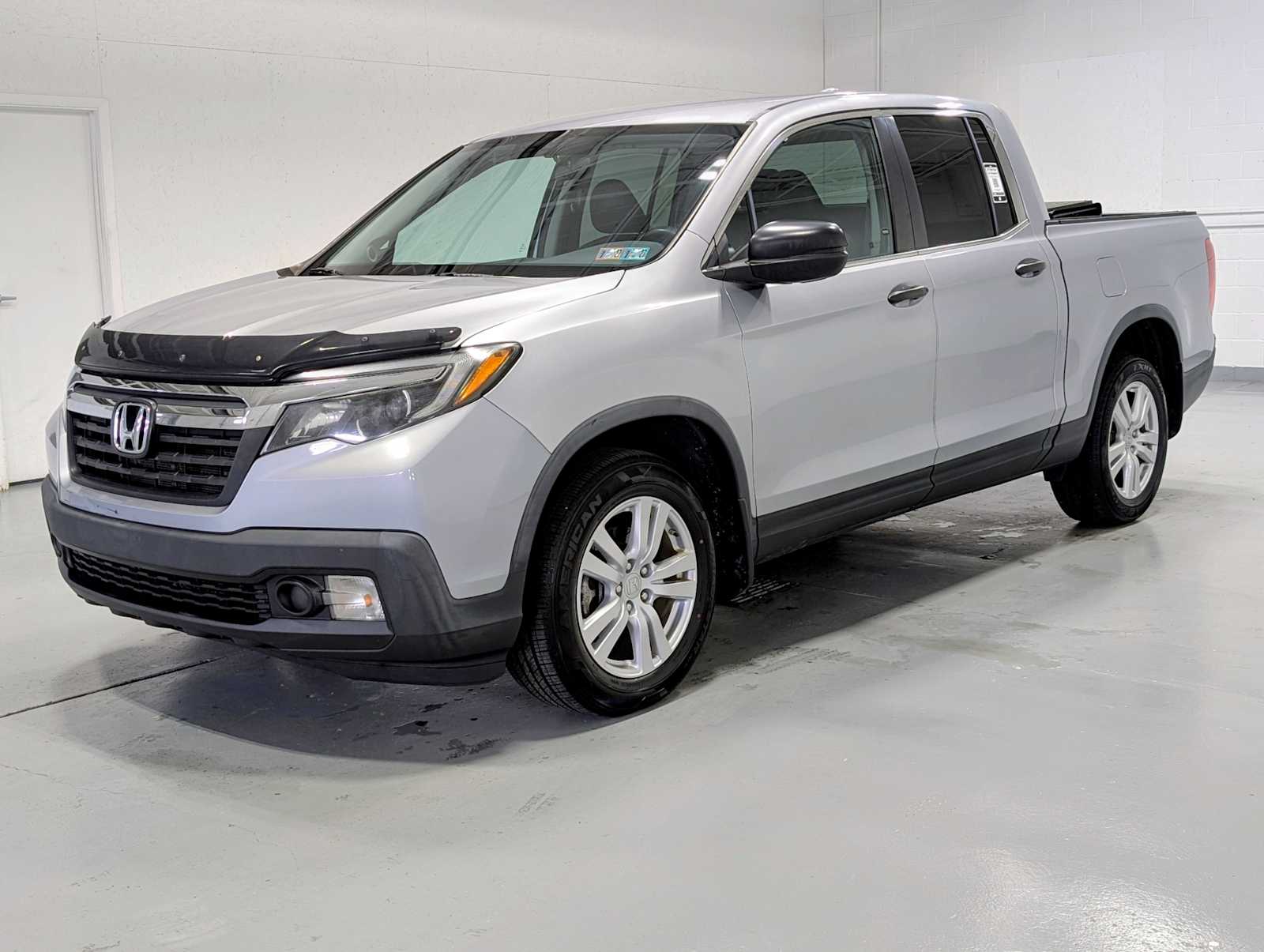 Lunar Silver Metallic 2017 Honda Ridgeline RT AWD Pickup Truck All-Wheel Drive 6-Speed Automatic