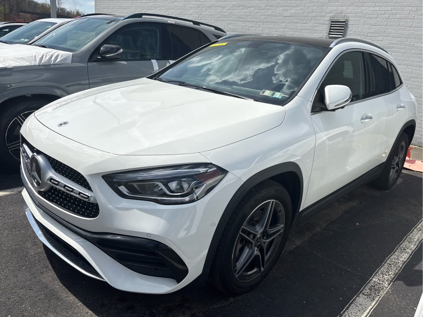 Polar White 2023 Mercedes-Benz GLA 250 4MATIC SUV / Crossover All-Wheel Drive 8-Speed Automatic