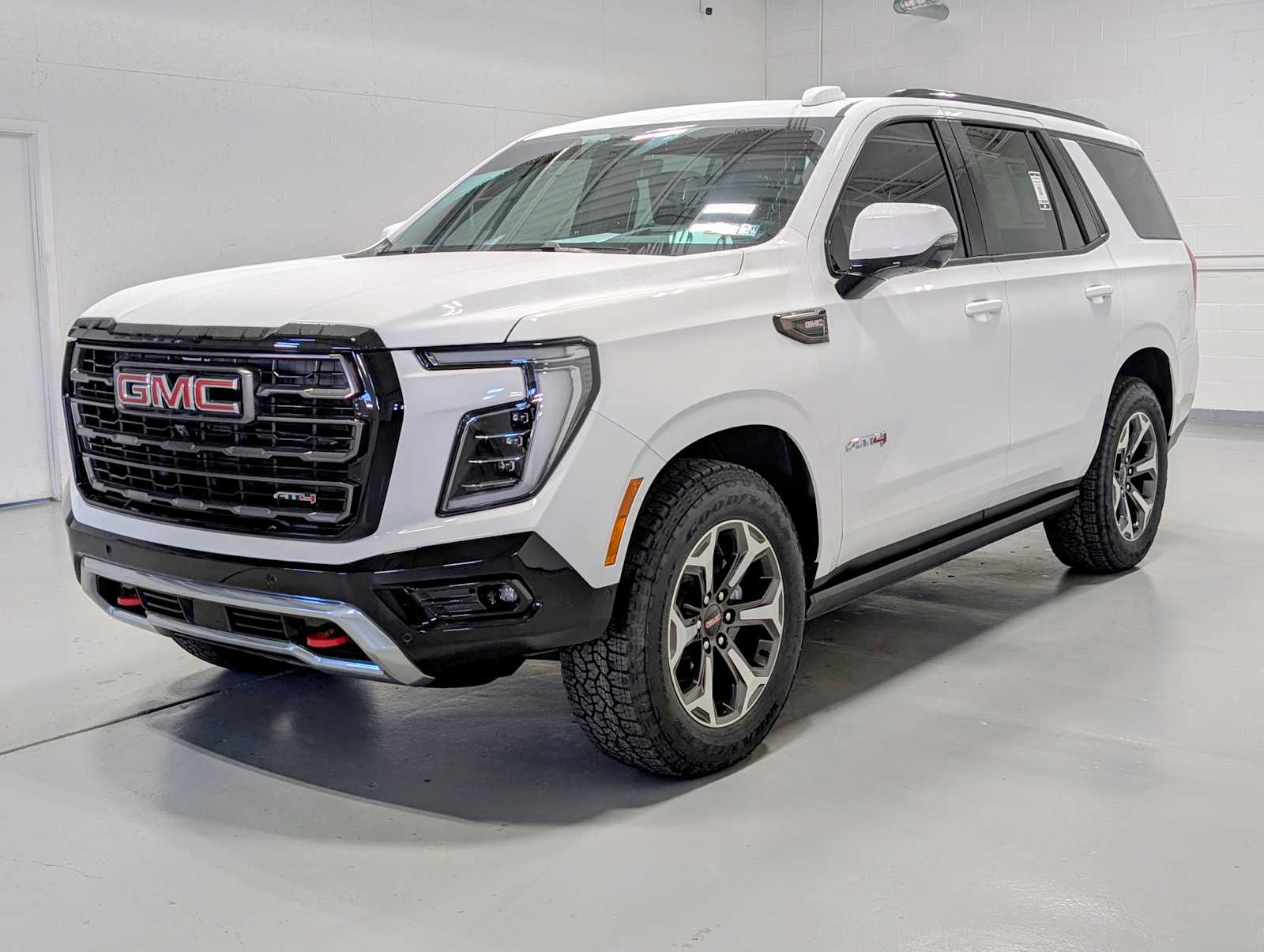 Summit White 2025 GMC Yukon SUV / Crossover Four-Wheel Drive Automatic