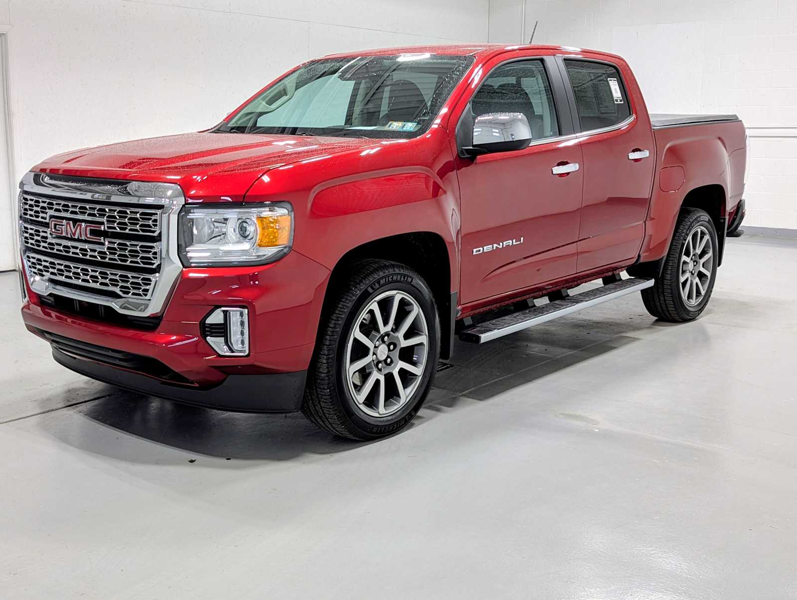 Cayenne Red Tintcoat 2021 GMC Canyon Denali Crew Cab 4WD Pickup Truck Four-Wheel Drive 8-Speed Automatic