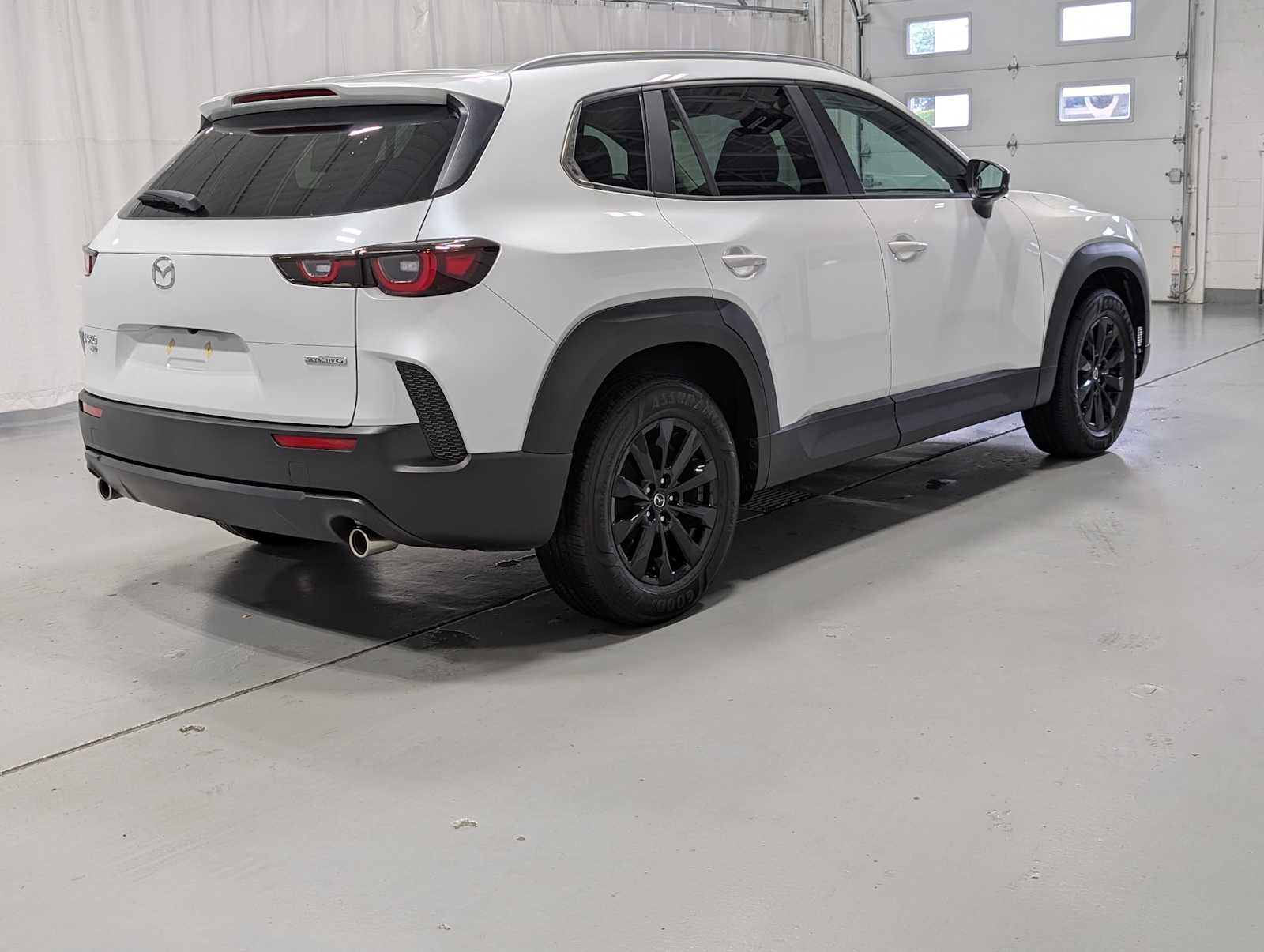View vehicle photo 7