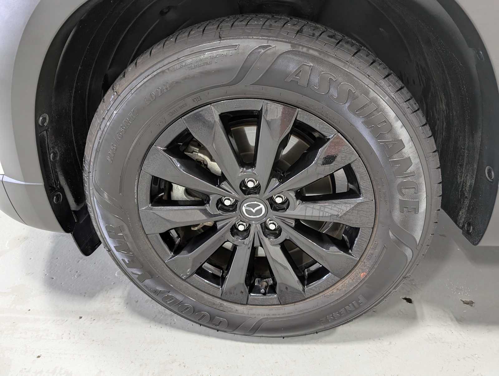 View vehicle photo 3