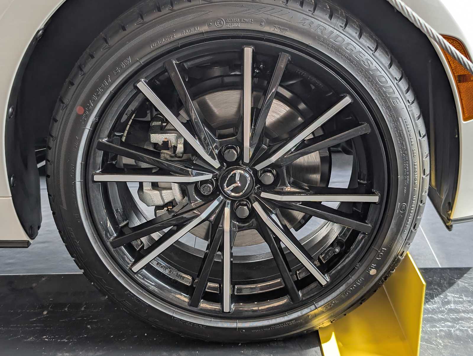 View vehicle photo 3