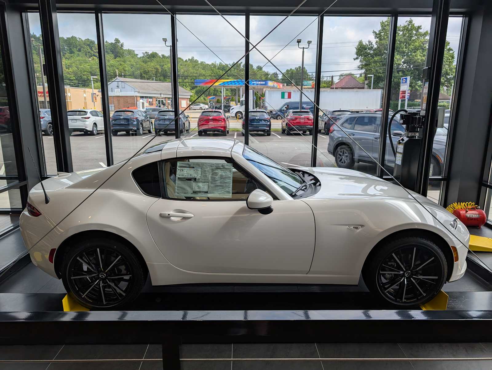 View vehicle photo 4