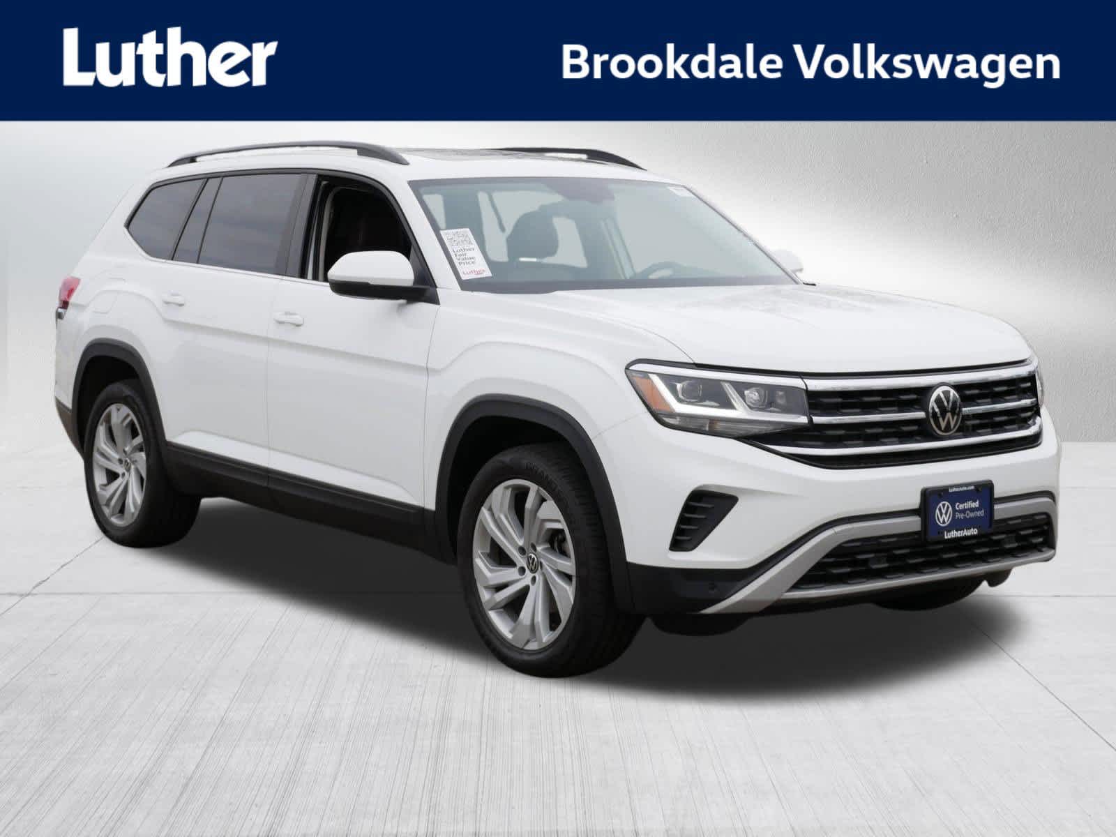 Pure White 2023 Volkswagen Atlas 2.0T SE 4Motion AWD with Technology SUV / Crossover All-Wheel Drive 8-Speed Automatic