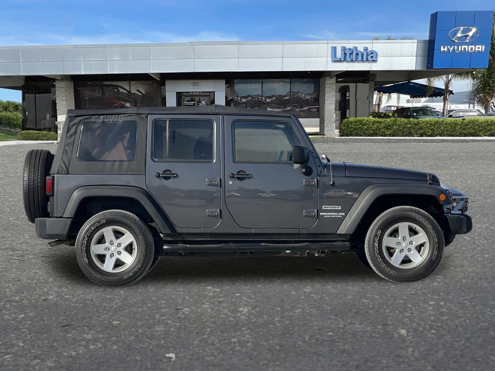 2017 Jeep Wrangler Unlimited Sport 8