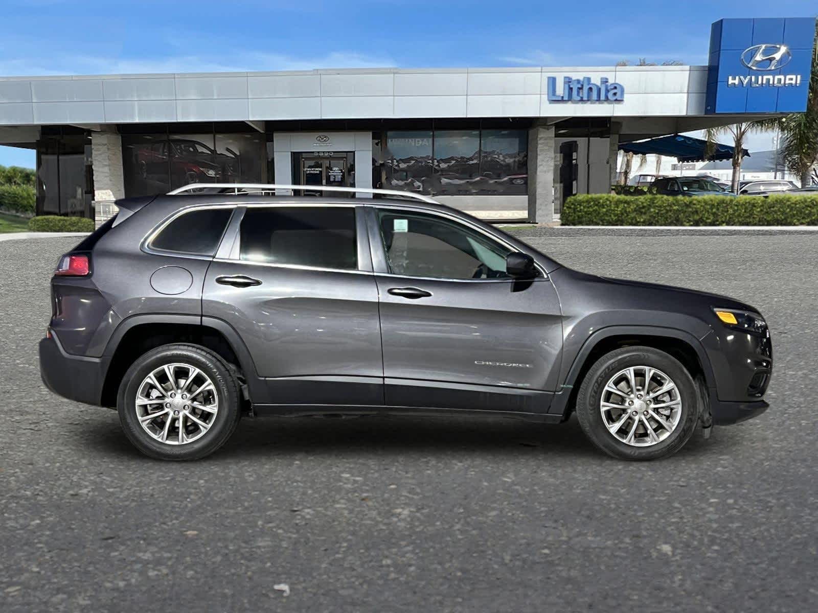 2019 Jeep Cherokee Latitude Plus 8