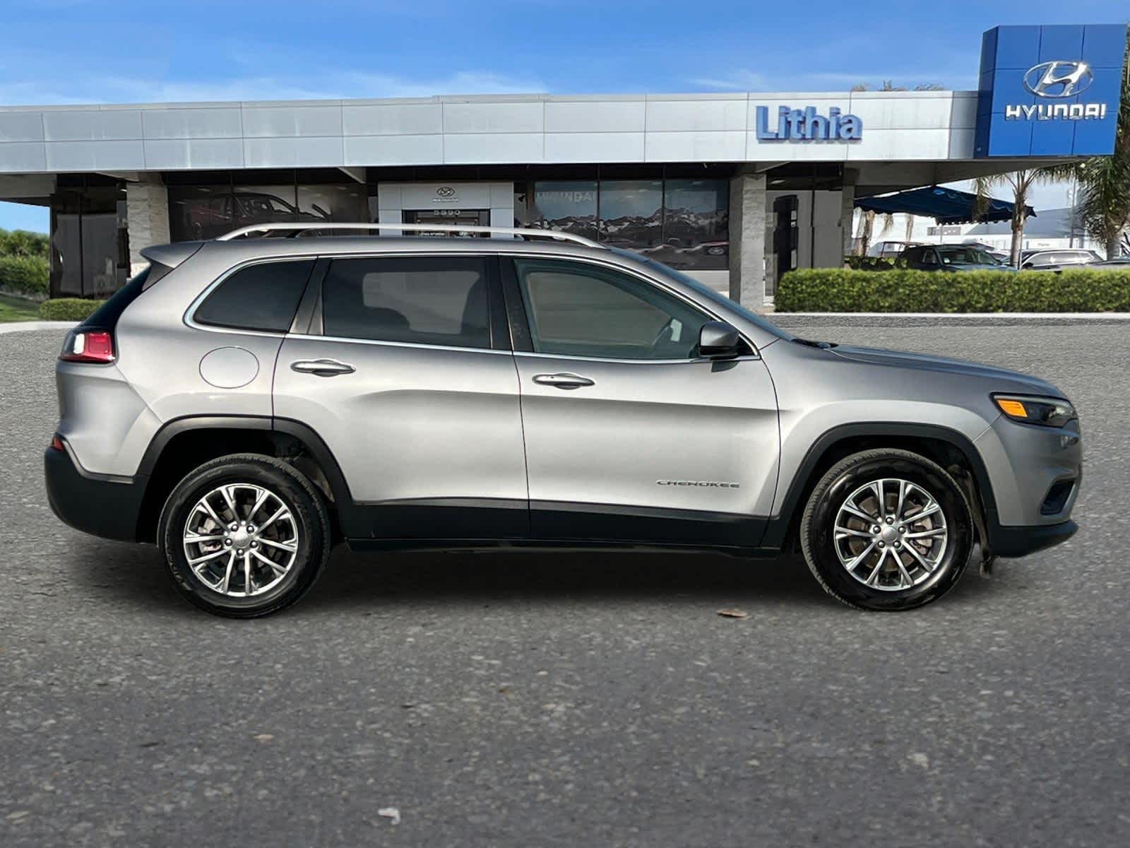 2021 Jeep Cherokee Latitude Plus 8