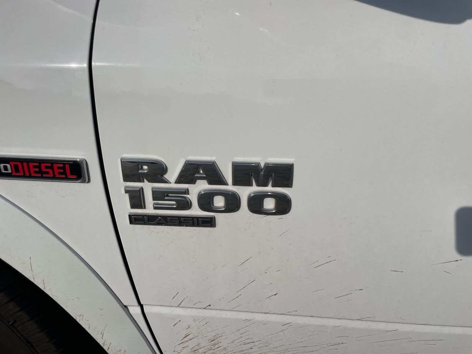 2019 Ram 1500 Classic Laramie 4x2 Crew Cab 57 Box 10