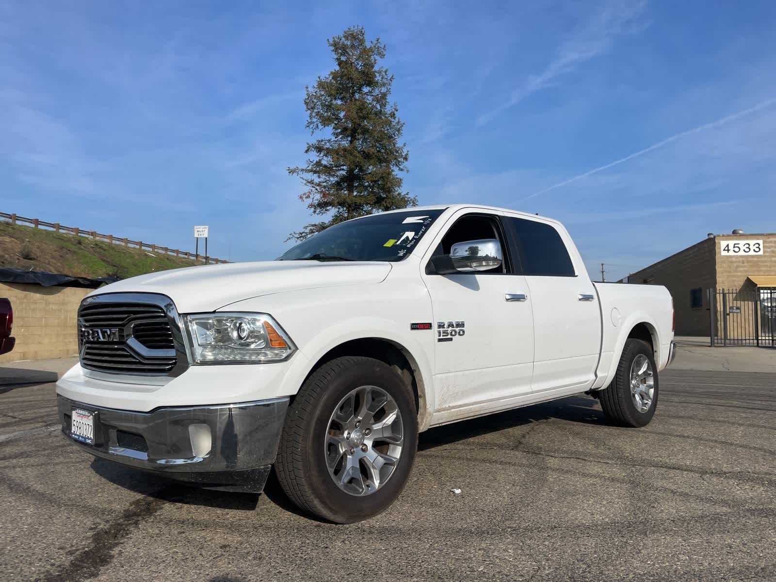 2019 Ram 1500 Classic Laramie 4x2 Crew Cab 57 Box 2