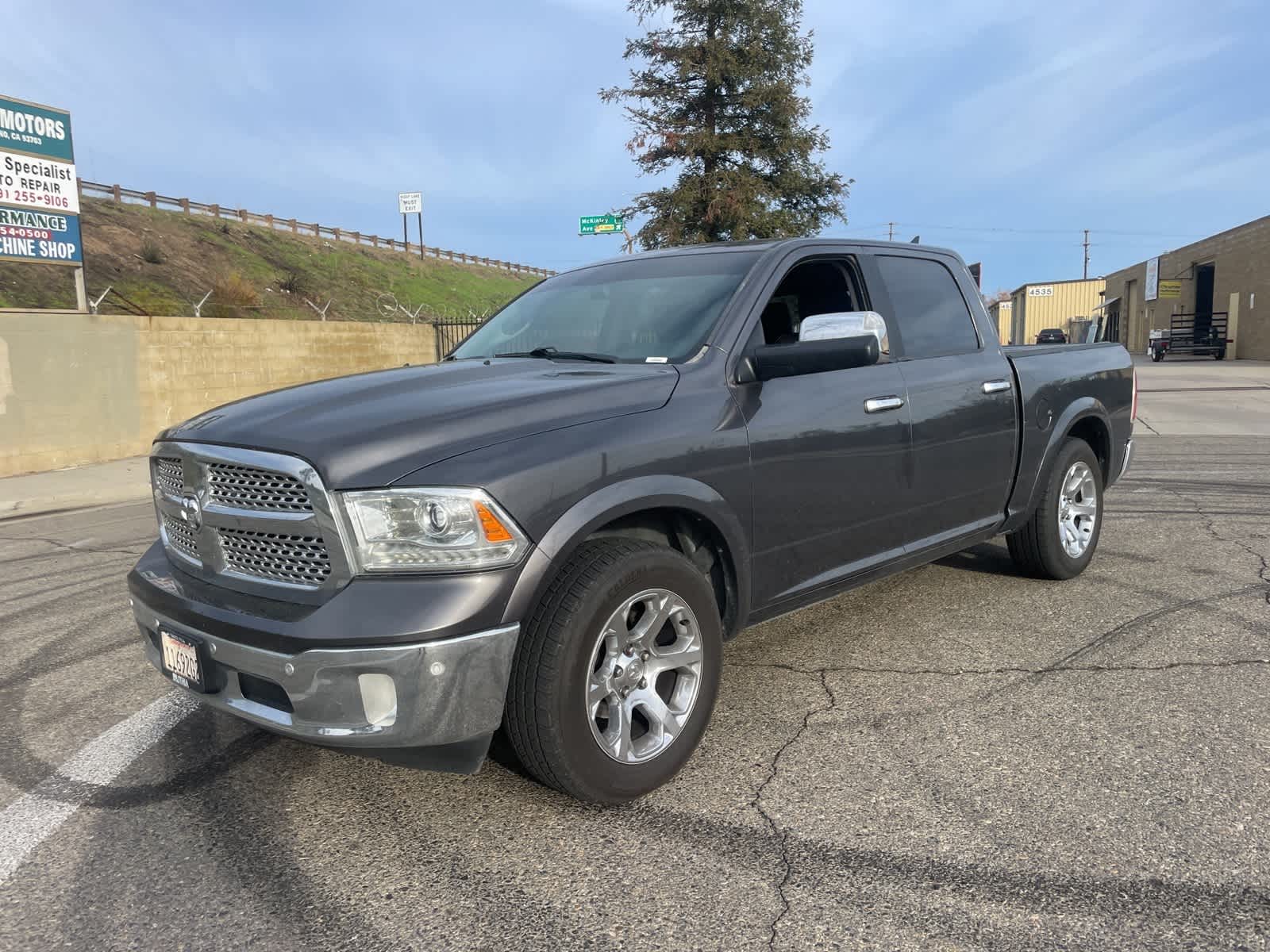 2017 Ram 1500 Laramie 4x4 Crew Cab 57 Box 2