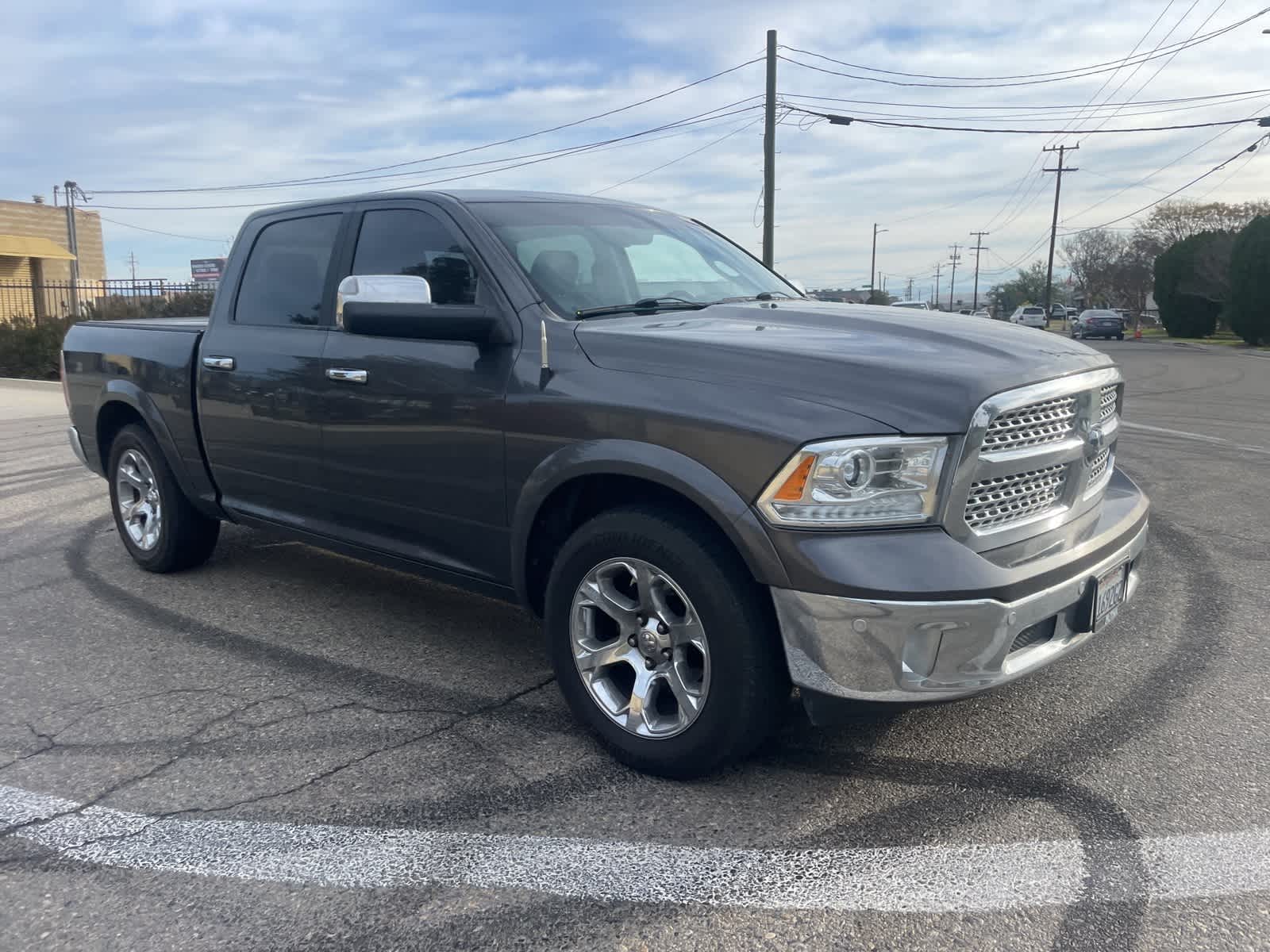 2017 Ram 1500 Laramie 4x4 Crew Cab 57 Box 4