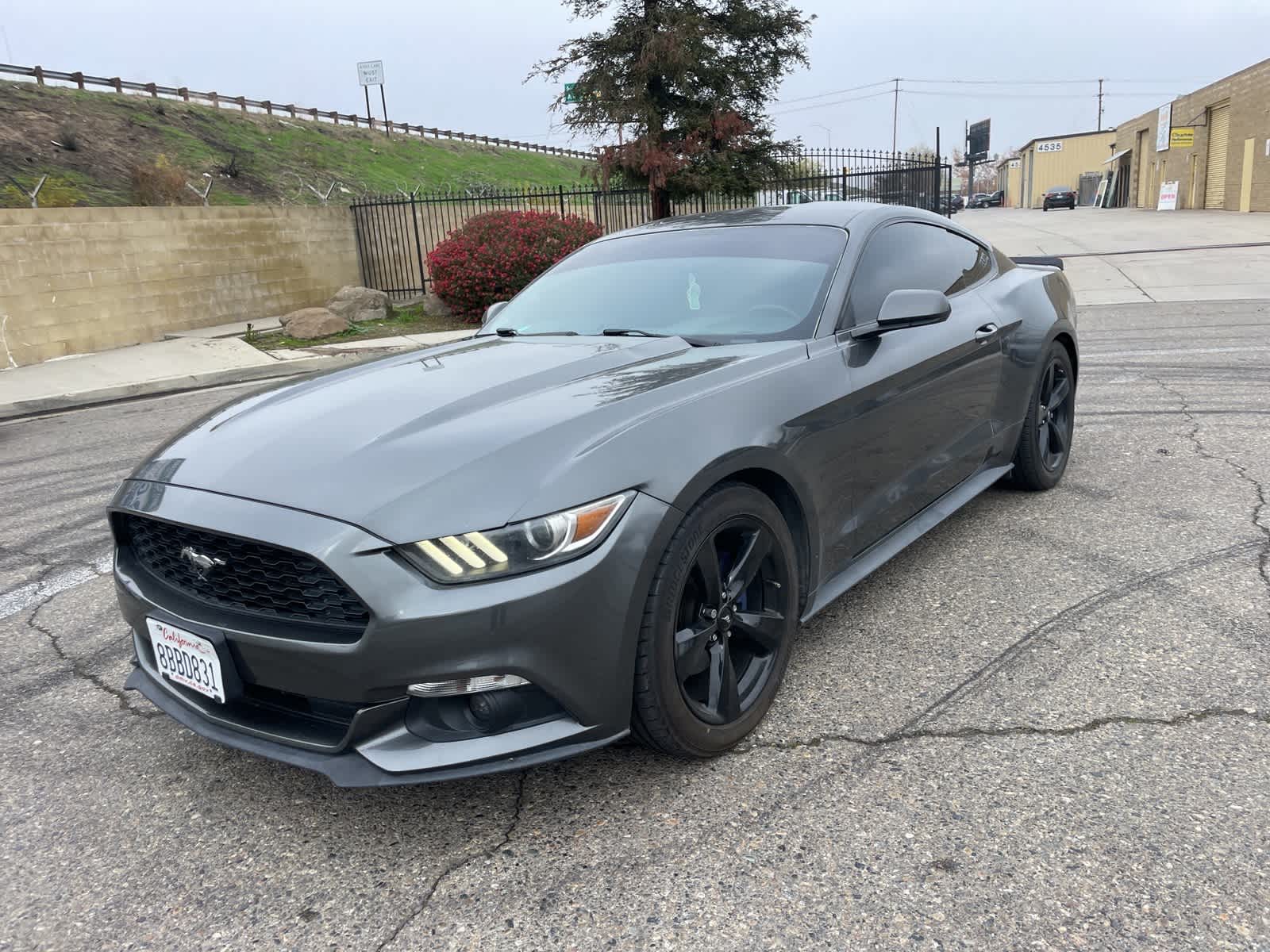 2017 Ford Mustang V6 2