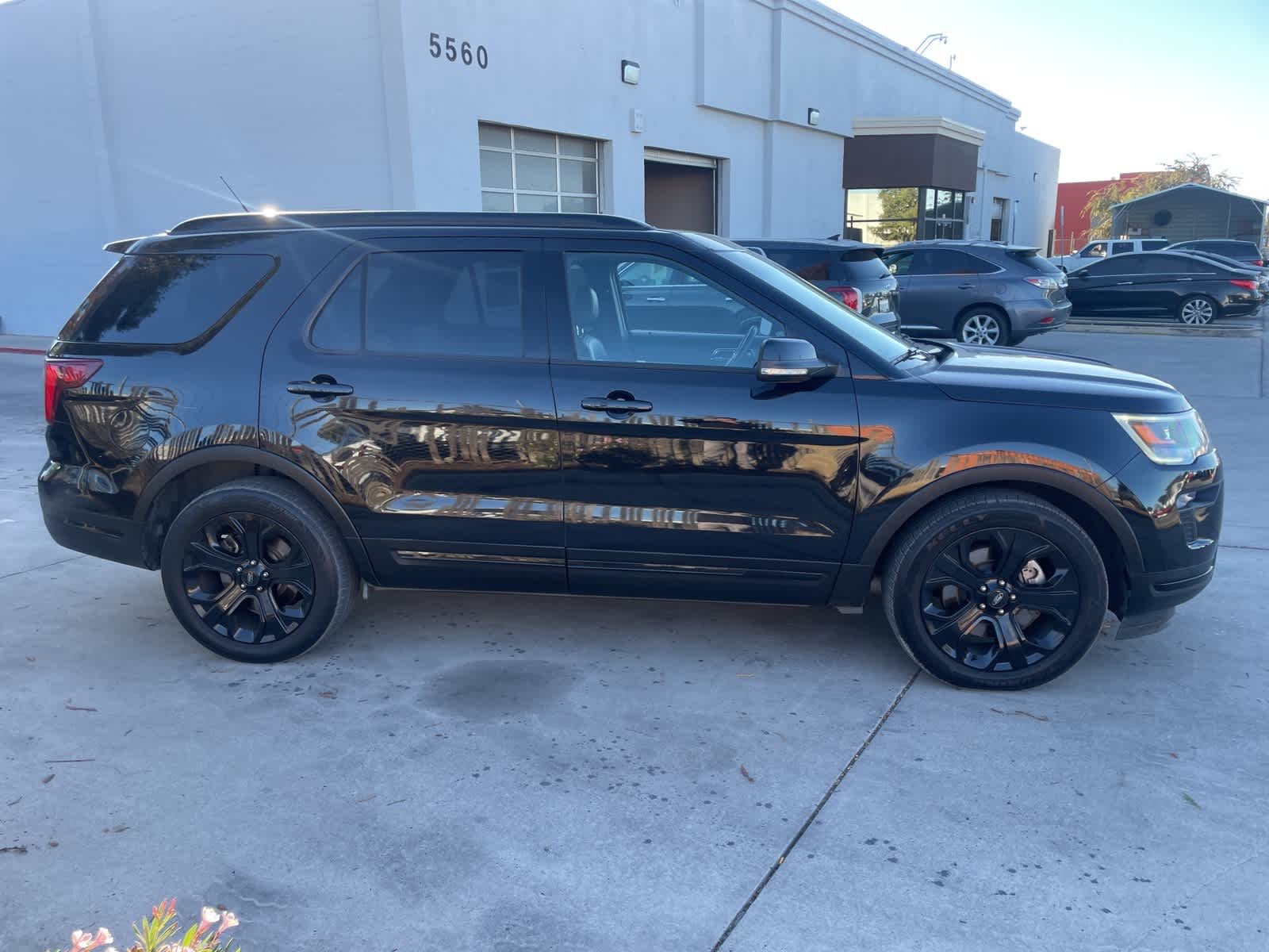 2019 Ford Explorer Sport 2