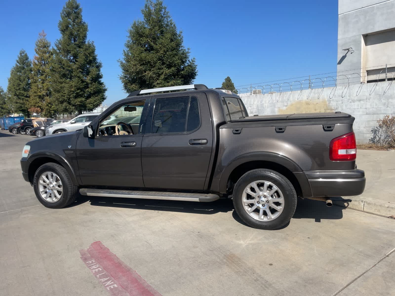 2007 Ford Explorer Sport Trac Limited 7