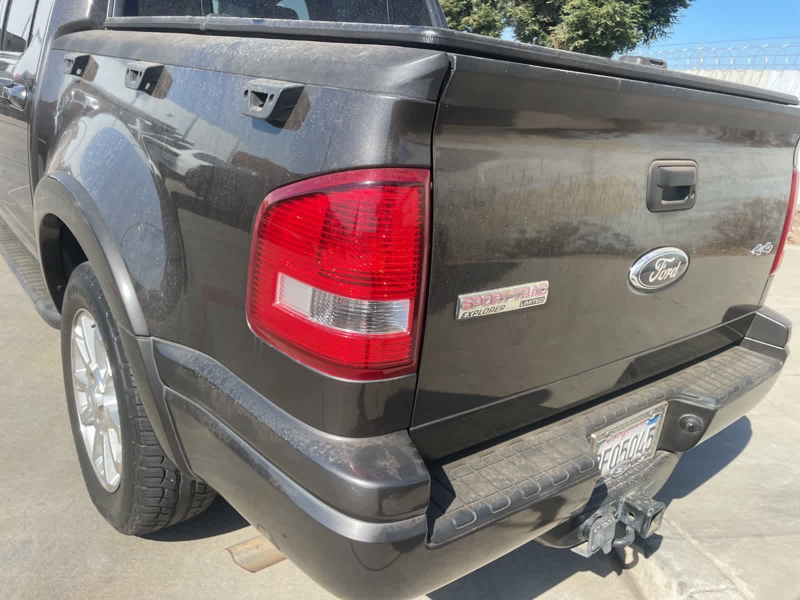 2007 Ford Explorer Sport Trac Limited 19