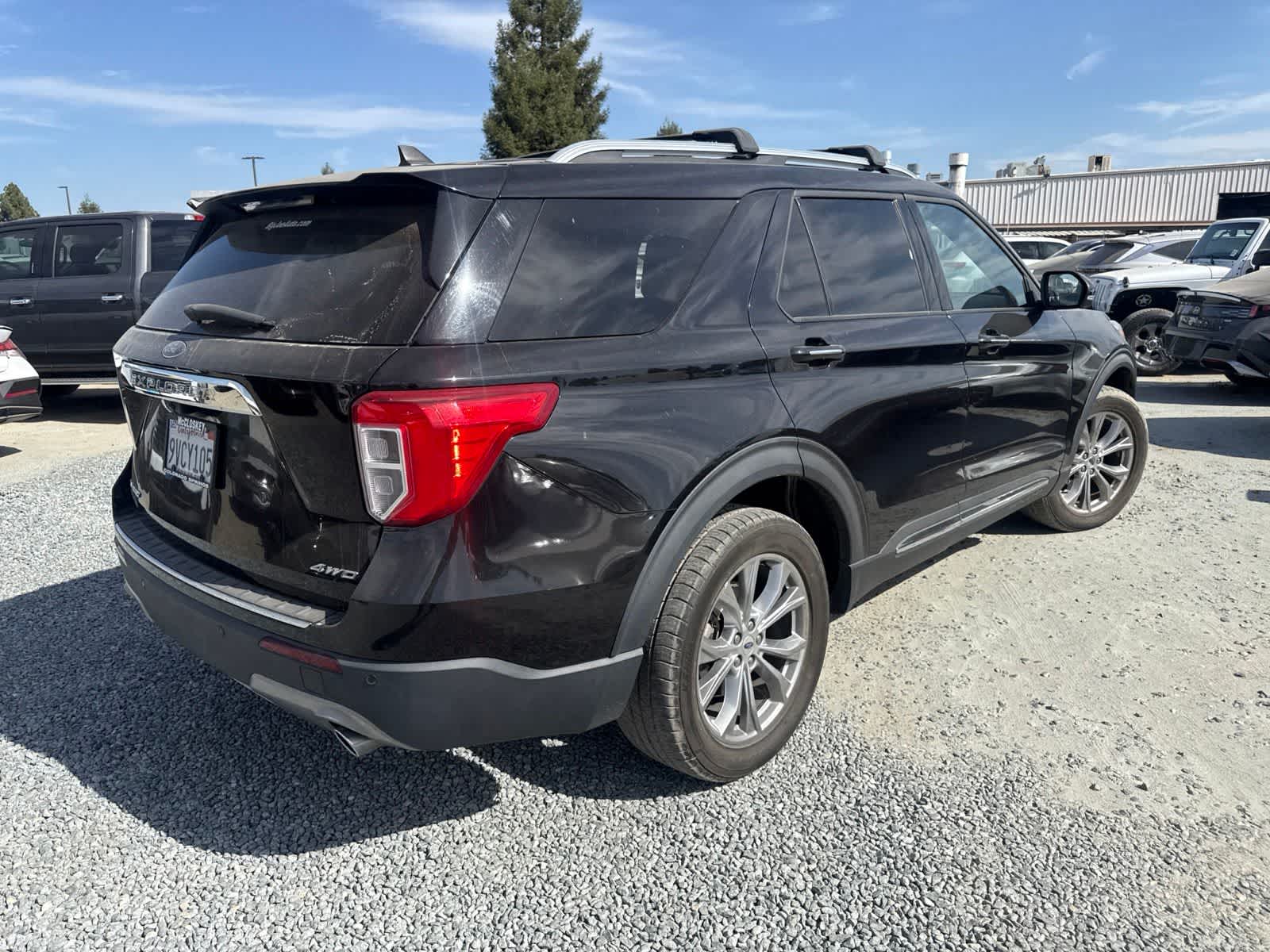 View vehicle photo 4