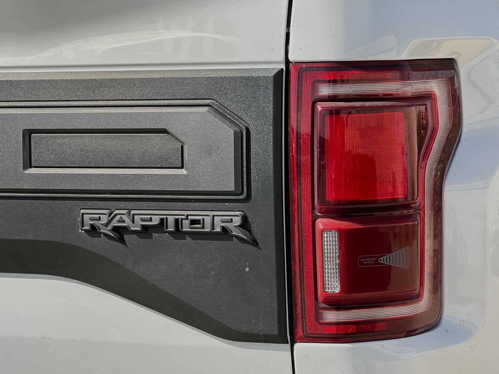 2020 Ford F-150 Raptor 4WD SuperCab 5.5 Box 27