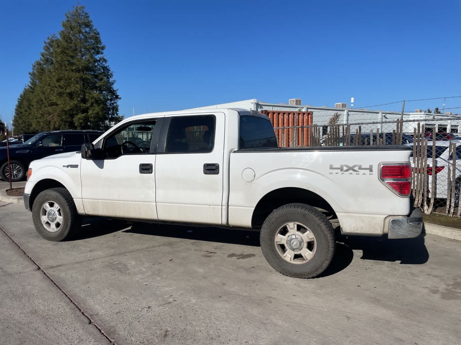 2011 Ford F-150 XLT 4WD SuperCrew 145 2