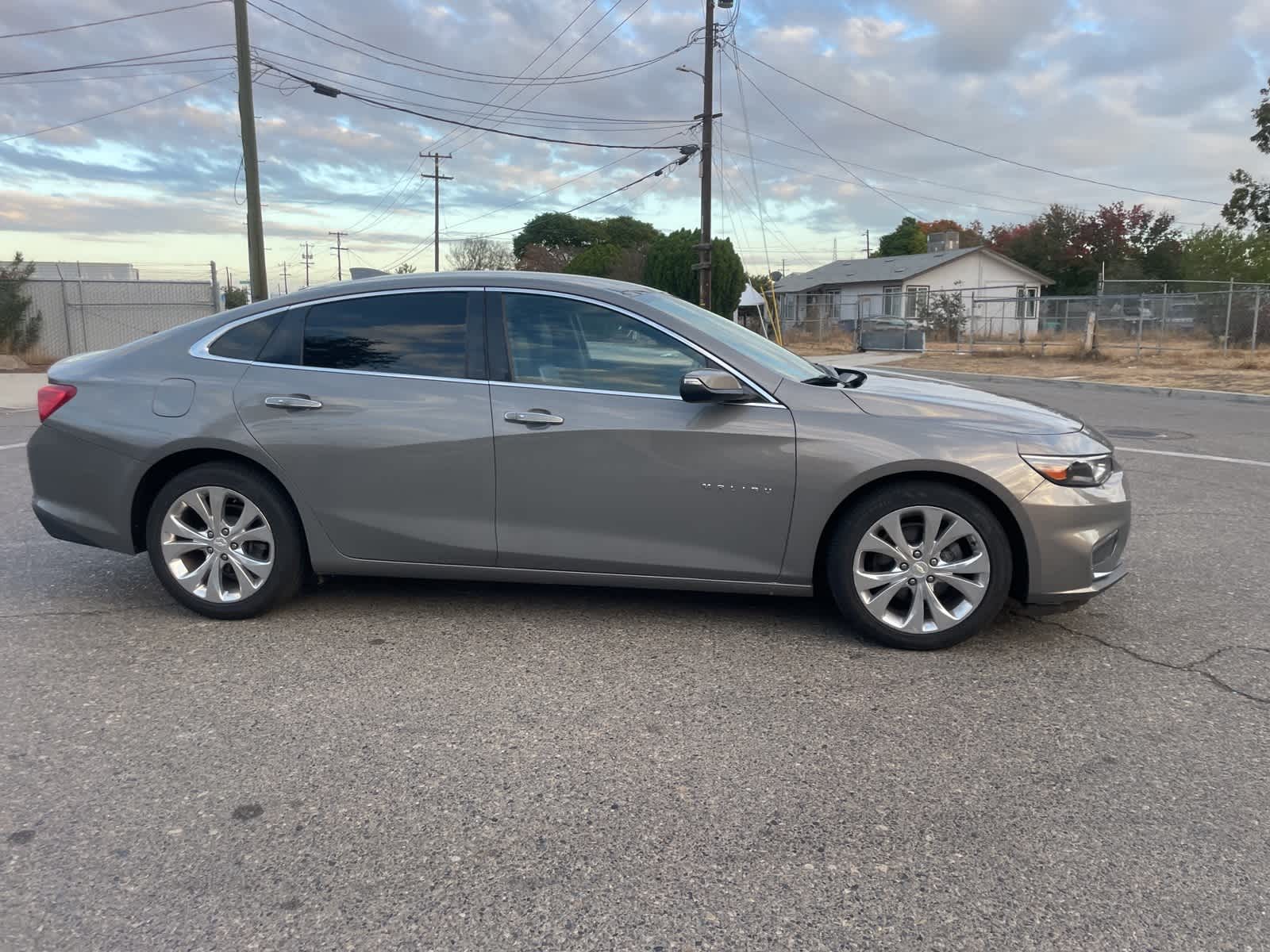 2017 Chevrolet Malibu Premier 5