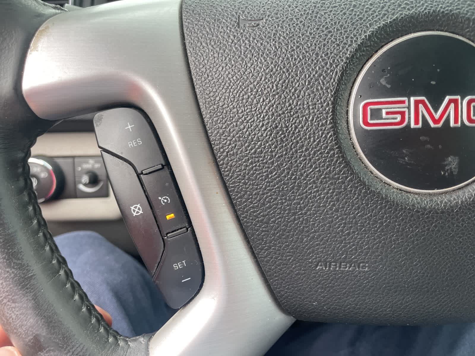 2012 GMC Acadia SLE 25