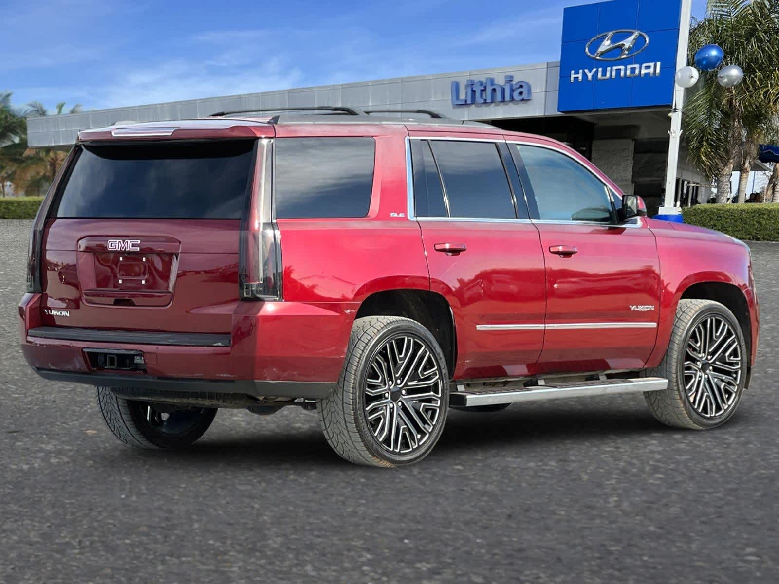 2017 GMC Yukon SLE 2