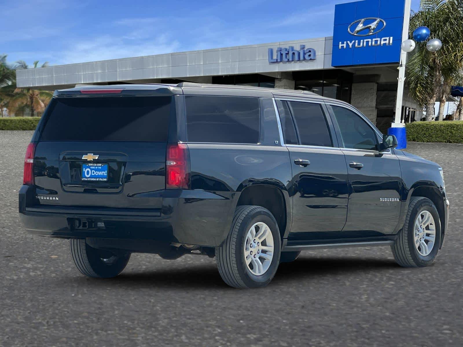 2019 Chevrolet Suburban LT 2